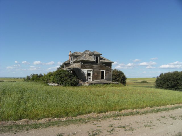 abandonedfarmhouse.jpg